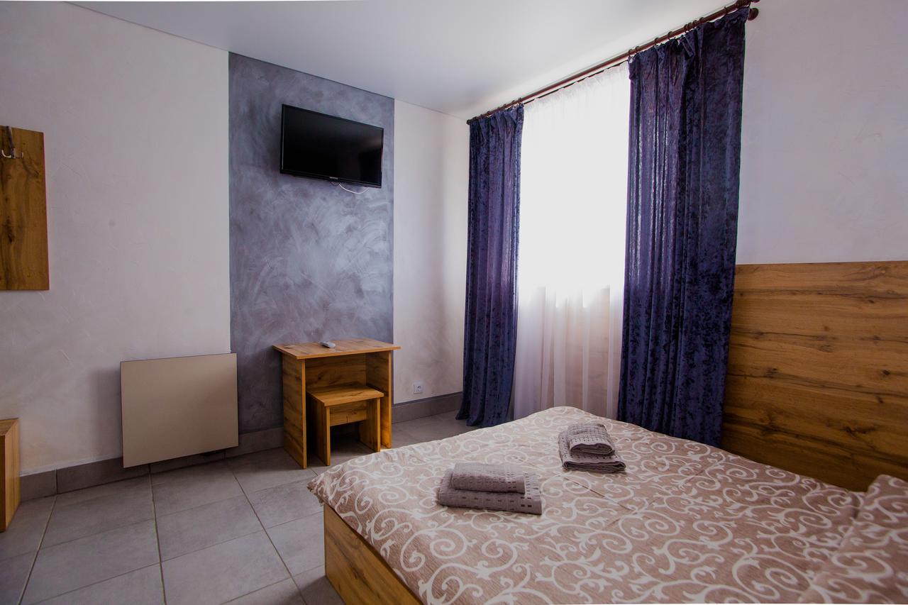 Ok Hotel Rivne Exterior photo